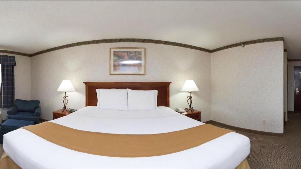 Holiday Inn Express & Suites Wadsworth By Ihg Eksteriør billede