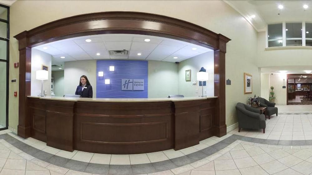 Holiday Inn Express & Suites Wadsworth By Ihg Eksteriør billede