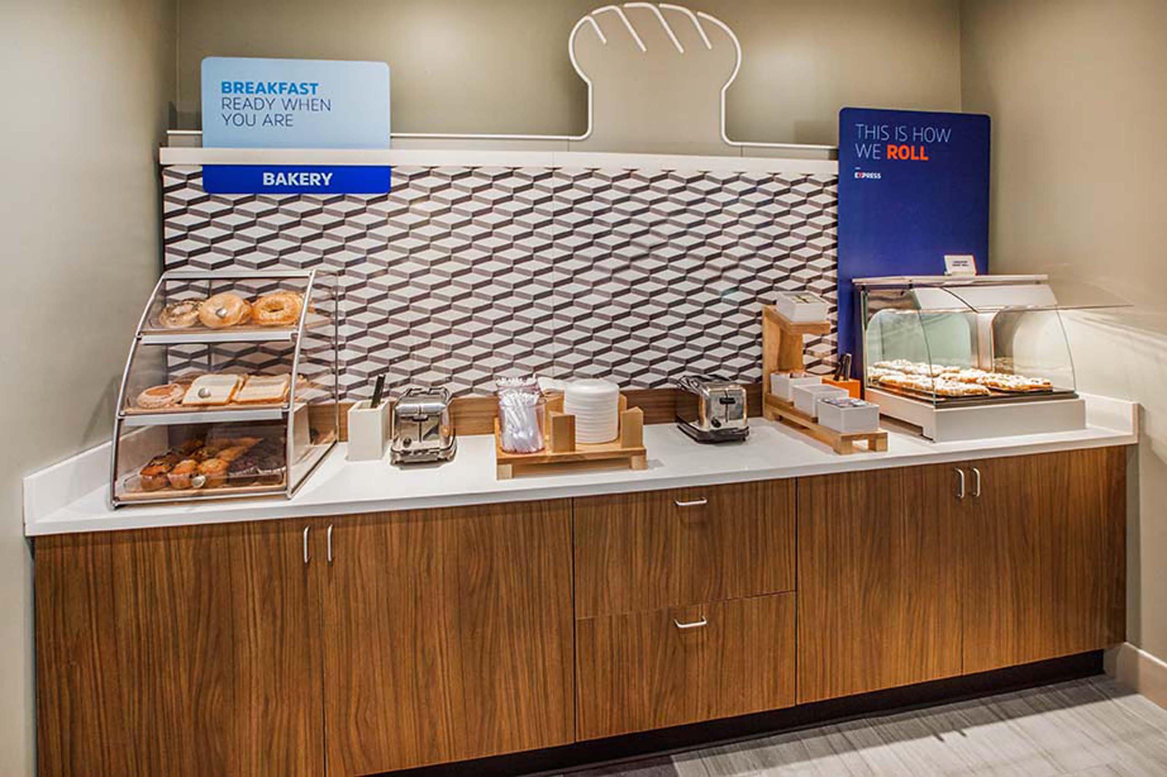 Holiday Inn Express & Suites Wadsworth By Ihg Eksteriør billede
