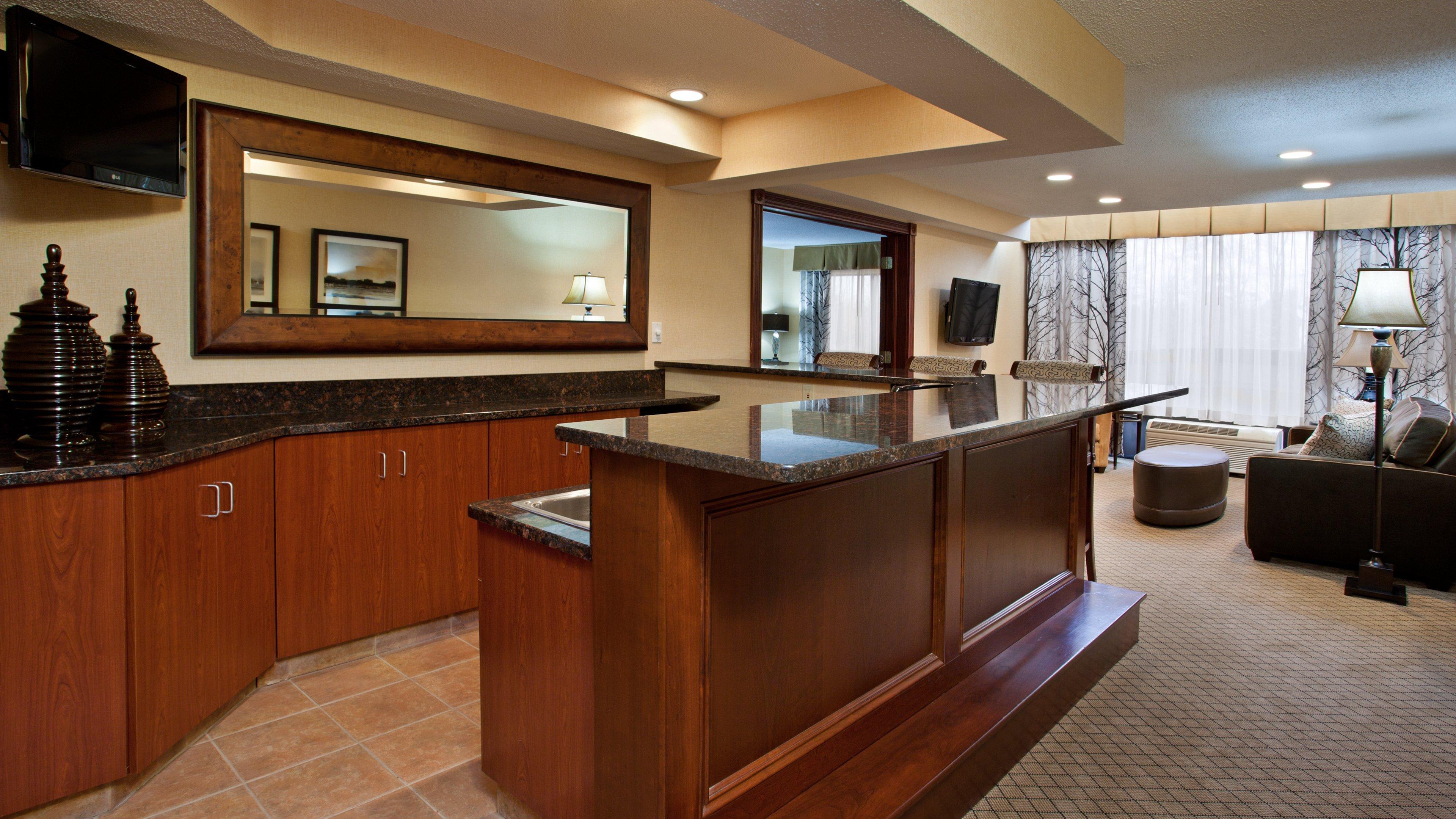 Holiday Inn Express & Suites Wadsworth By Ihg Eksteriør billede