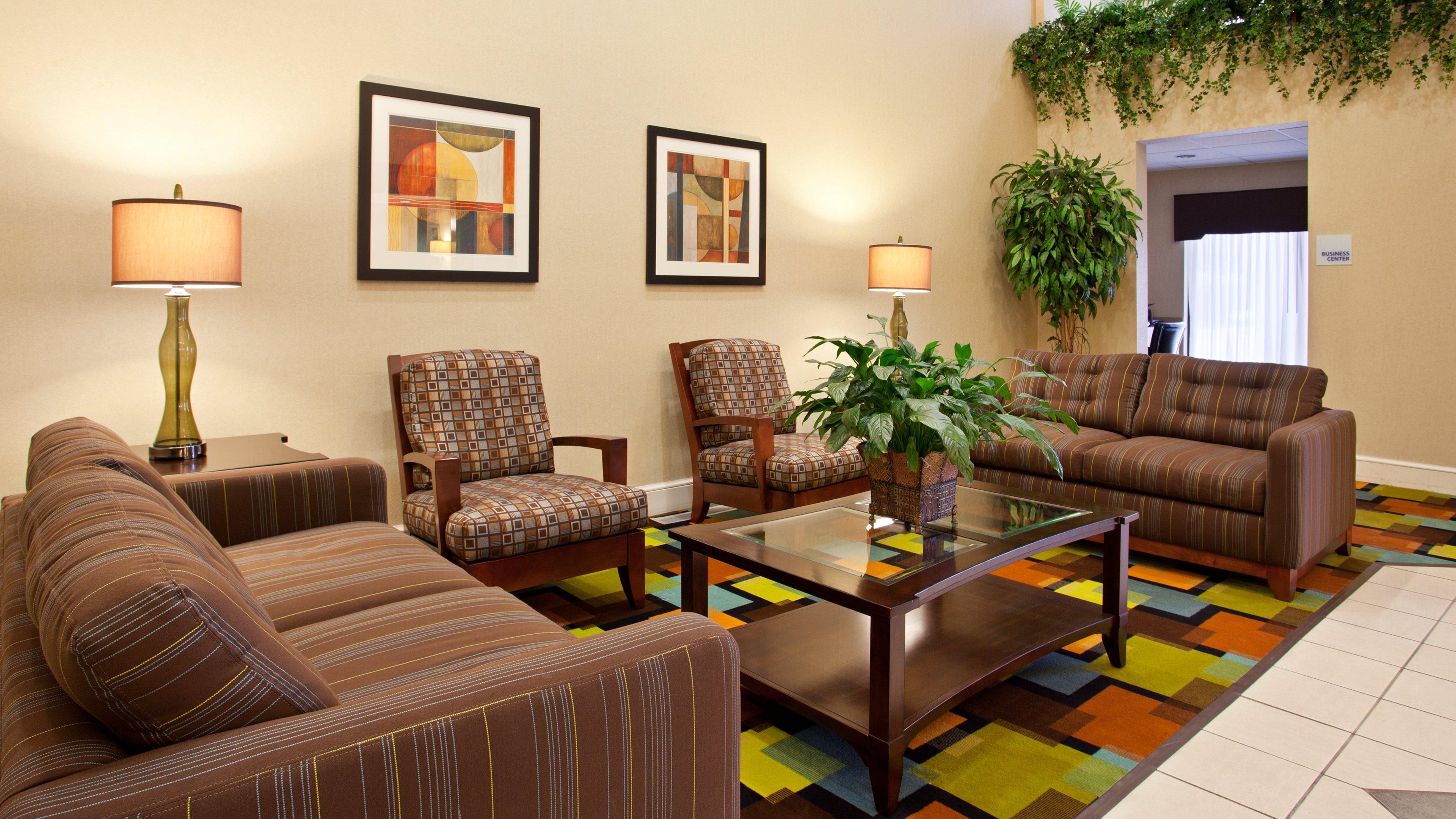 Holiday Inn Express & Suites Wadsworth By Ihg Eksteriør billede
