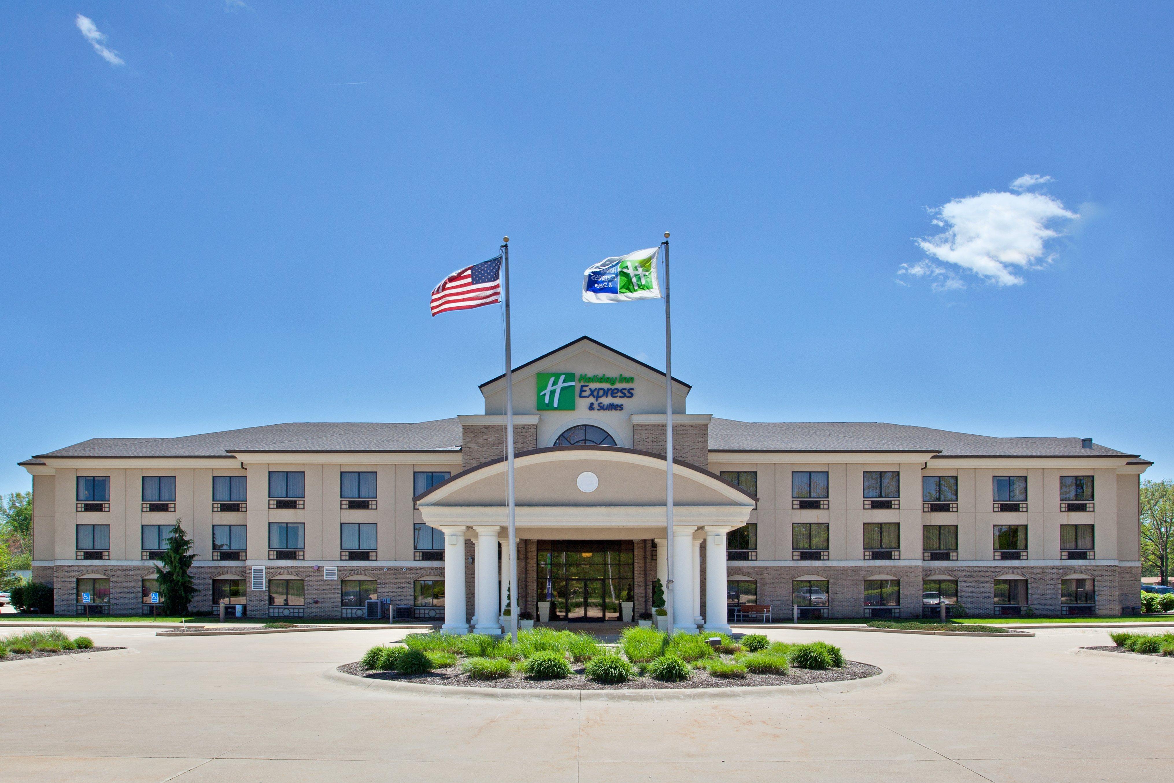 Holiday Inn Express & Suites Wadsworth By Ihg Eksteriør billede