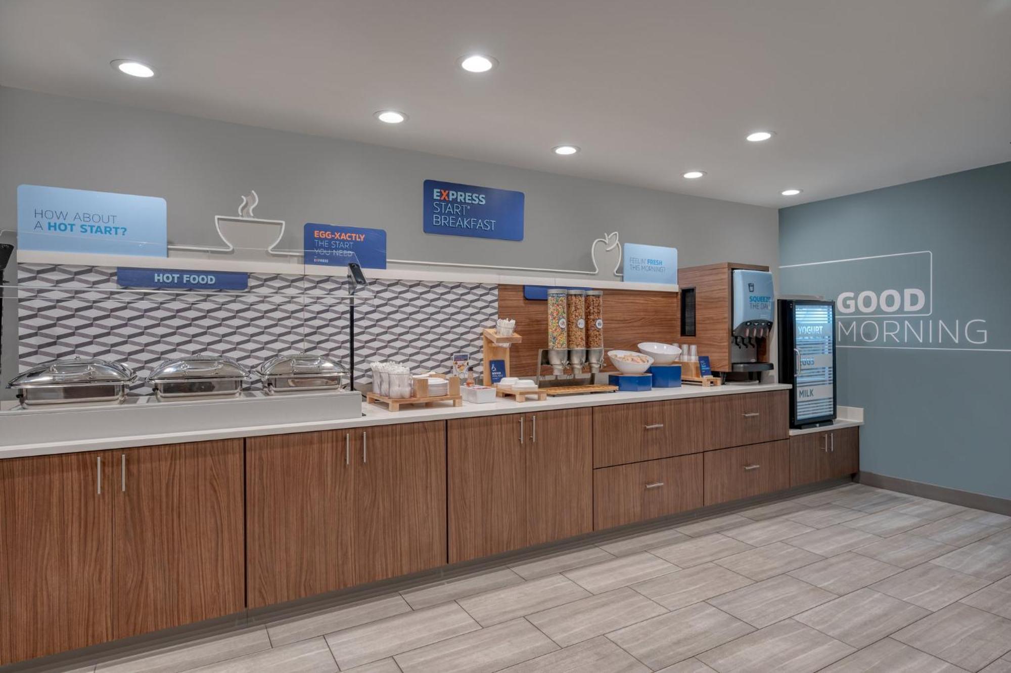 Holiday Inn Express & Suites Wadsworth By Ihg Eksteriør billede