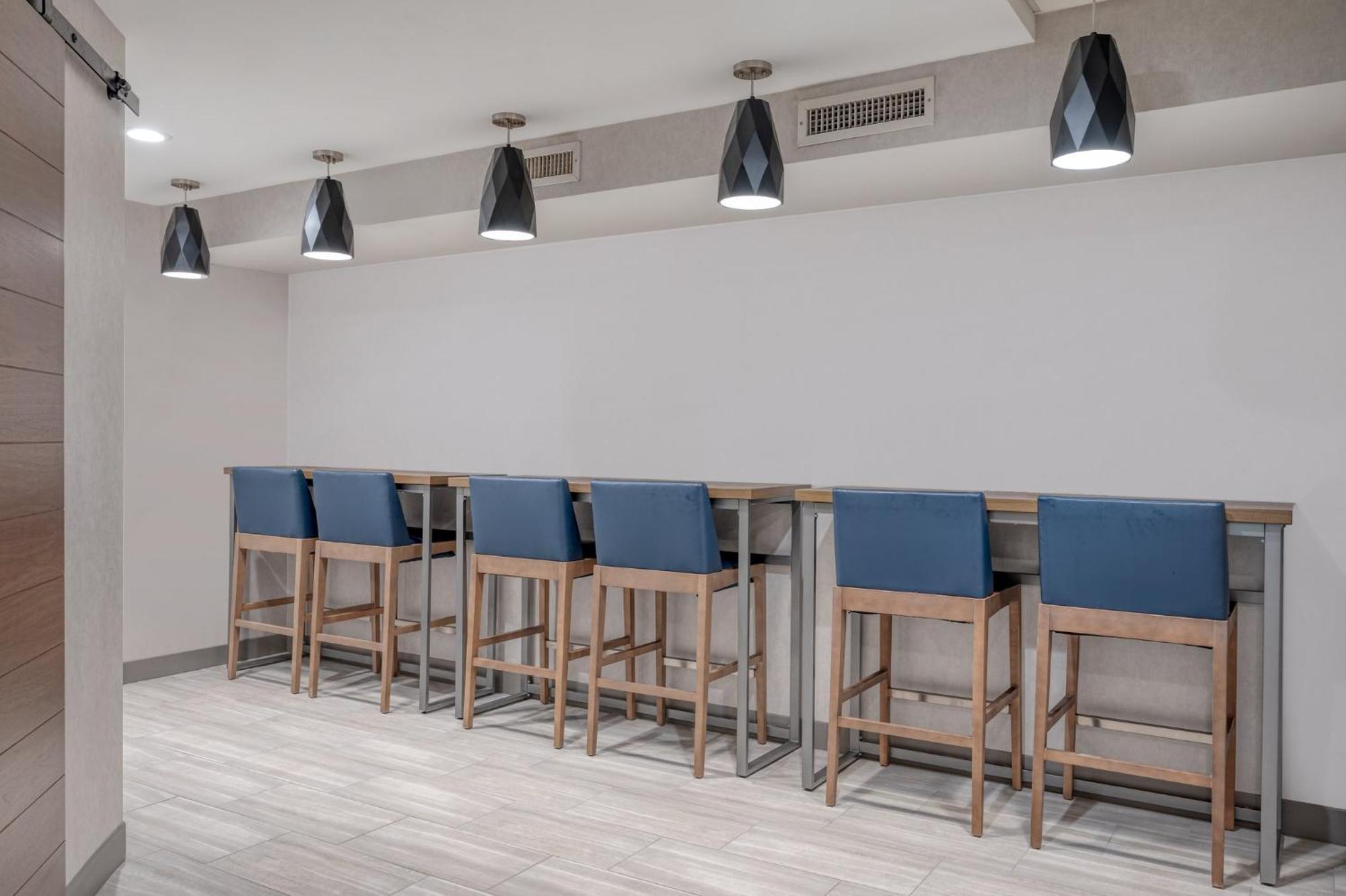 Holiday Inn Express & Suites Wadsworth By Ihg Eksteriør billede
