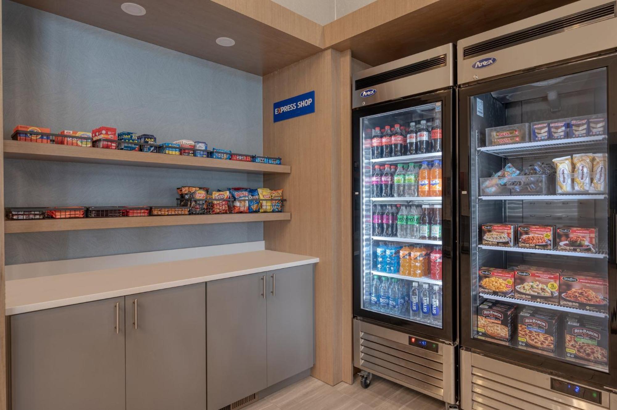Holiday Inn Express & Suites Wadsworth By Ihg Eksteriør billede