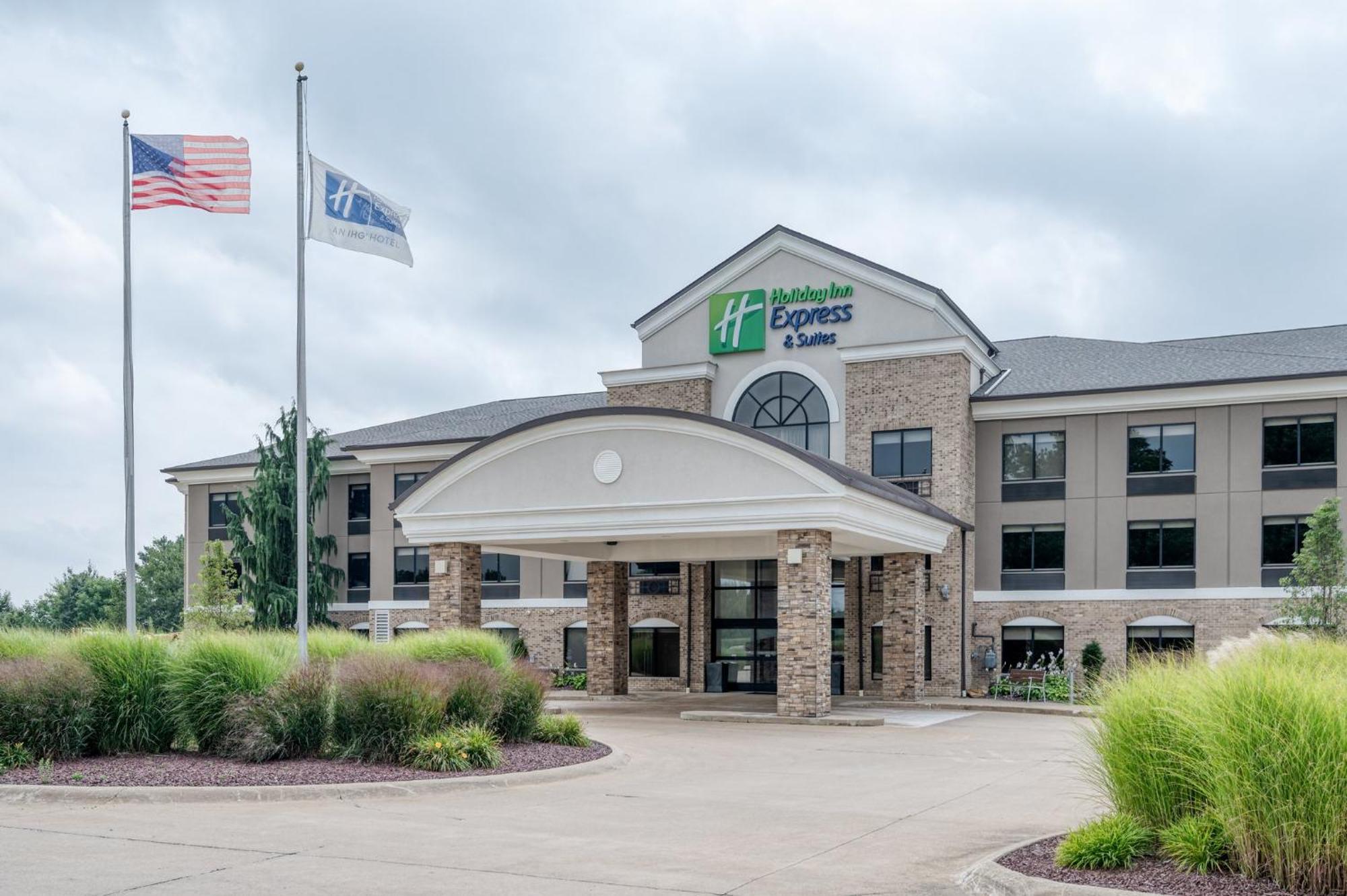 Holiday Inn Express & Suites Wadsworth By Ihg Eksteriør billede