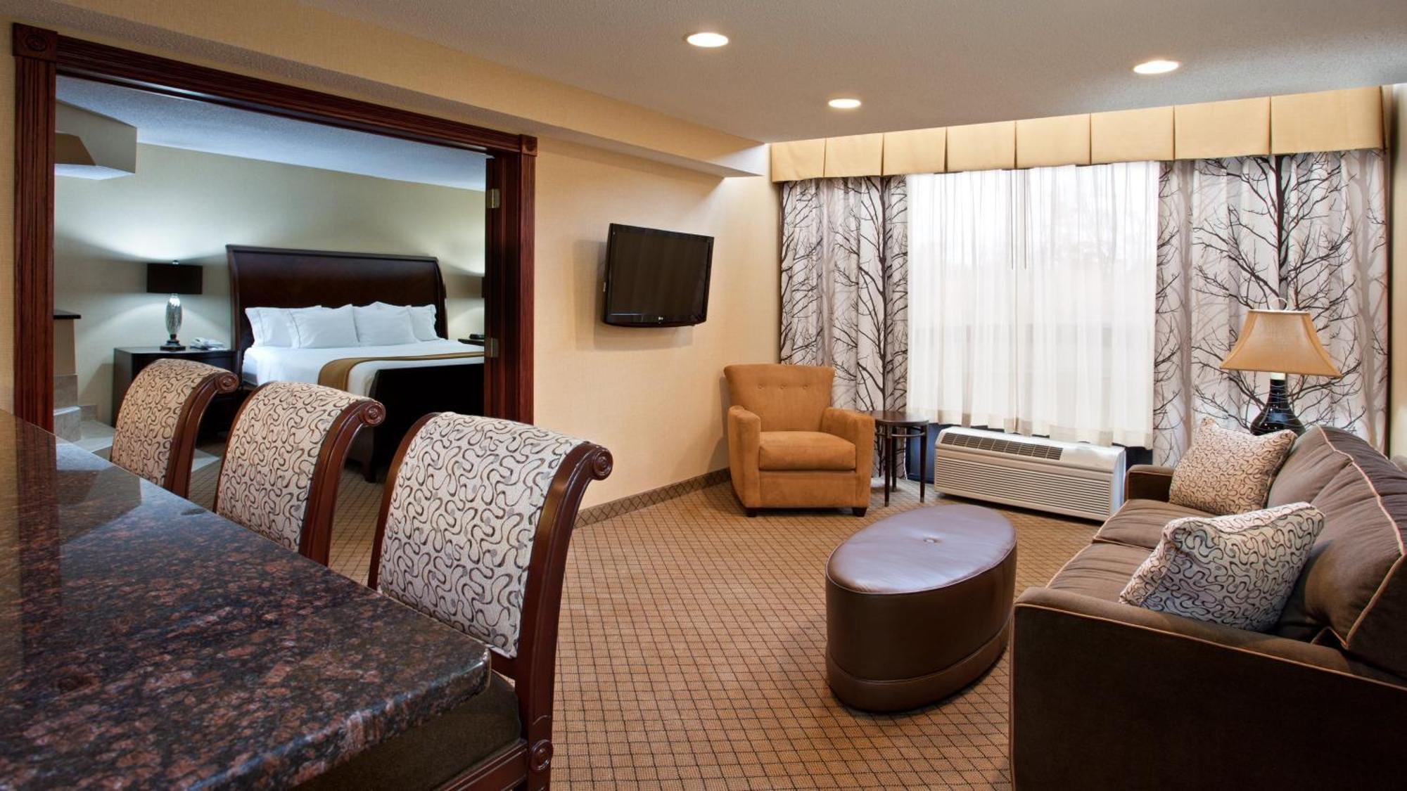 Holiday Inn Express & Suites Wadsworth By Ihg Eksteriør billede