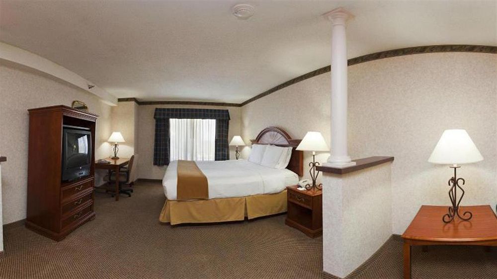 Holiday Inn Express & Suites Wadsworth By Ihg Eksteriør billede